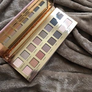 IT Cosmetics Palette
